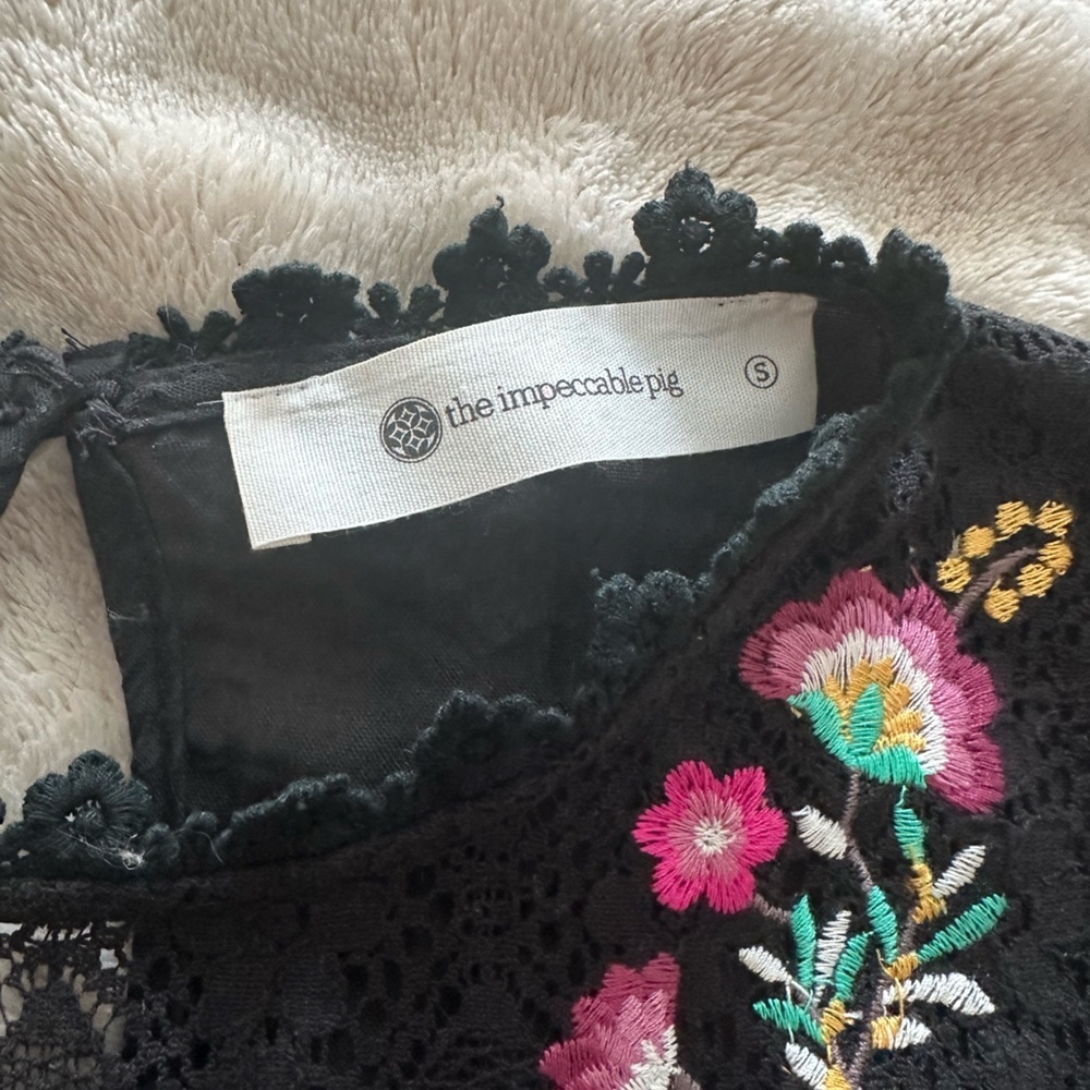 ๐ค The Impeccable Pig Floral Crochet Blouse โ Black โ Size Small โ EUC - Picture 3 of 5